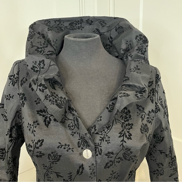 Jackie Jon NY Blk Evening Jacket Floral Embossed Velvet Lined Sz 6P - Picture 3 of 6